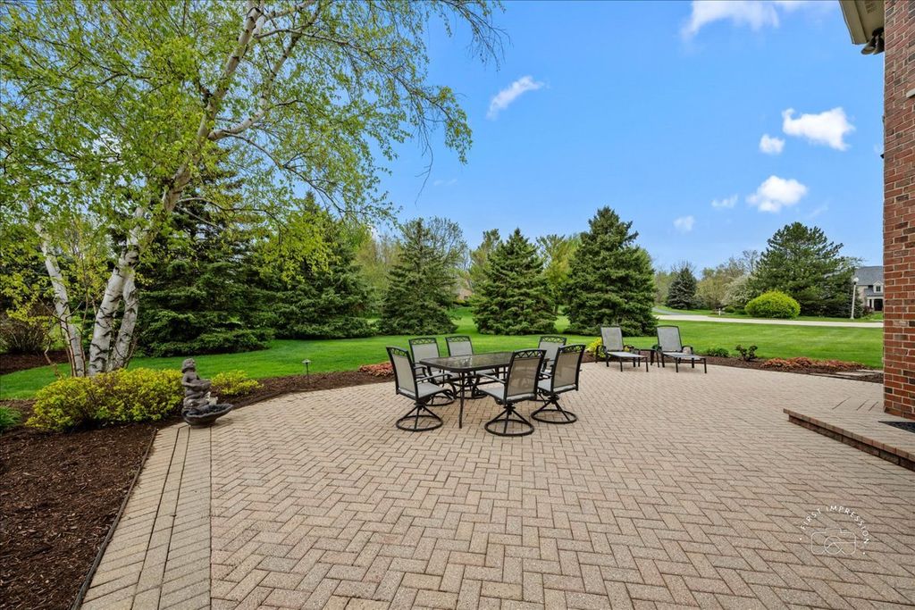 Image 26 of property listing at 38W535 RED BAY Court, St. Charles, IL 60175