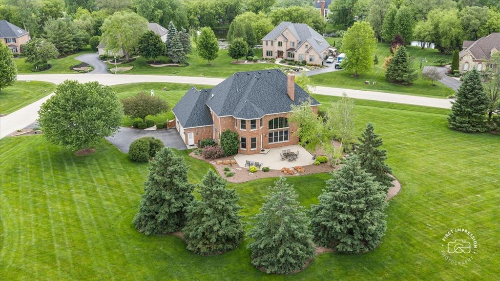Image 29 of property listing at 38W535 RED BAY Court, St. Charles, IL 60175