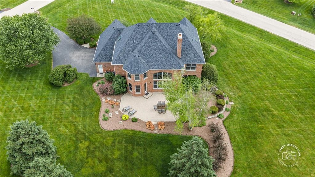 Image 30 of property listing at 38W535 RED BAY Court, St. Charles, IL 60175