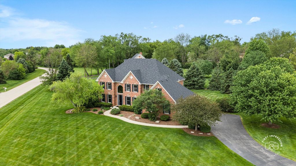 Image 34 of property listing at 38W535 RED BAY Court, St. Charles, IL 60175