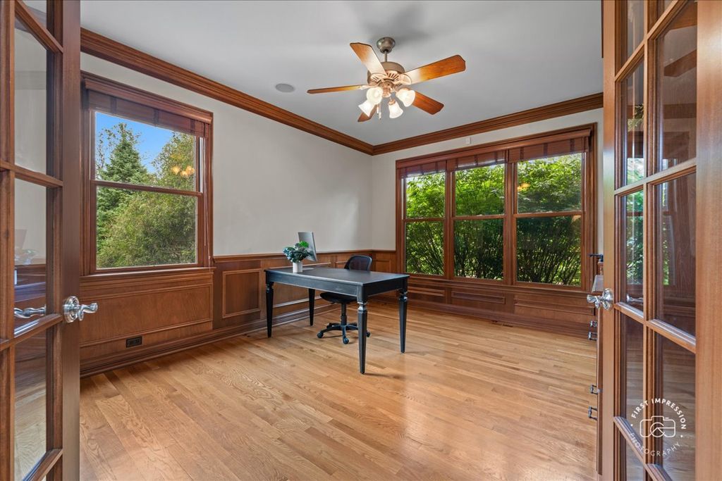 Image 10 of property listing at 38W535 RED BAY Court, St. Charles, IL 60175