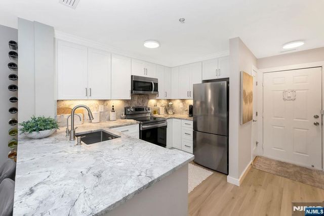 26 Avenue Port Imp B37, West New York, NJ 07093