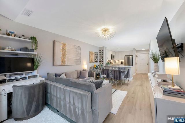 26 Avenue Port Imp B37, West New York, NJ 07093