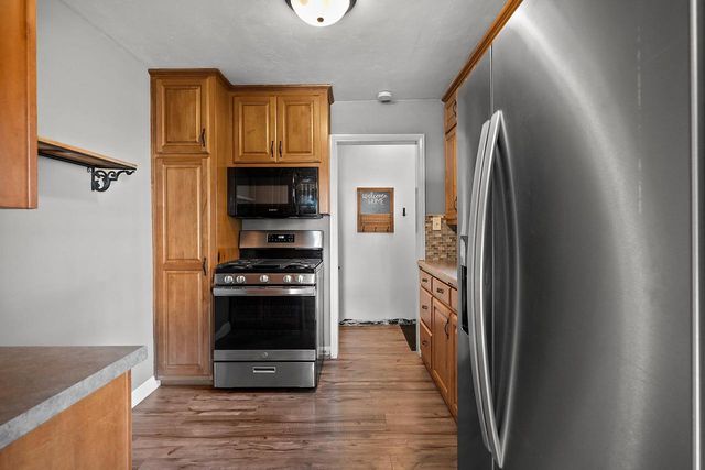 953 ROSCOE STREET, Green Bay, WI 54304