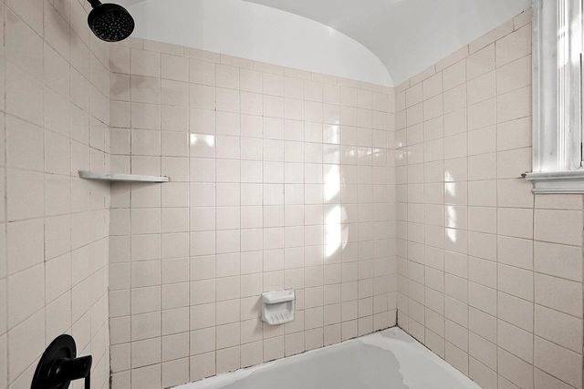 953 ROSCOE STREET, Green Bay, WI 54304