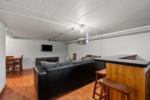 953 ROSCOE STREET, Green Bay, WI 54304