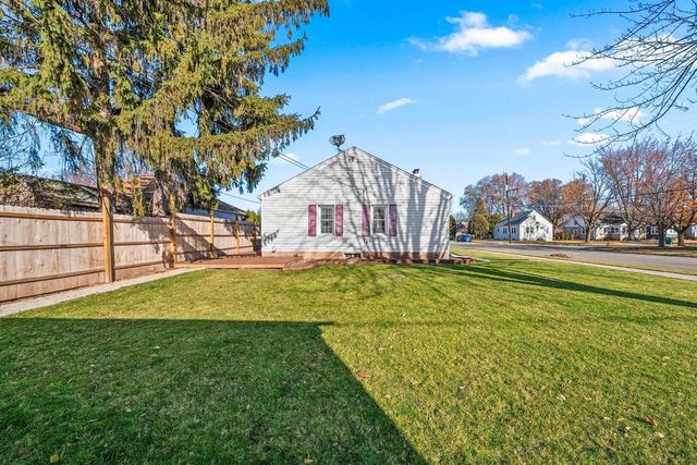 953 ROSCOE STREET, Green Bay, WI 54304