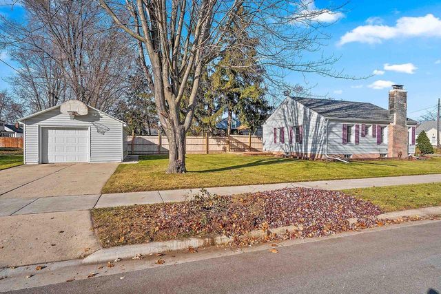 953 ROSCOE STREET, Green Bay, WI 54304