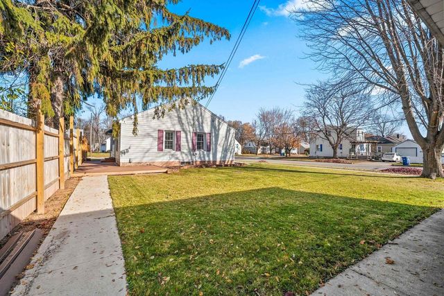 953 ROSCOE STREET, Green Bay, WI 54304