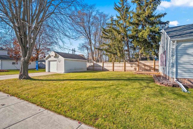 953 ROSCOE STREET, Green Bay, WI 54304