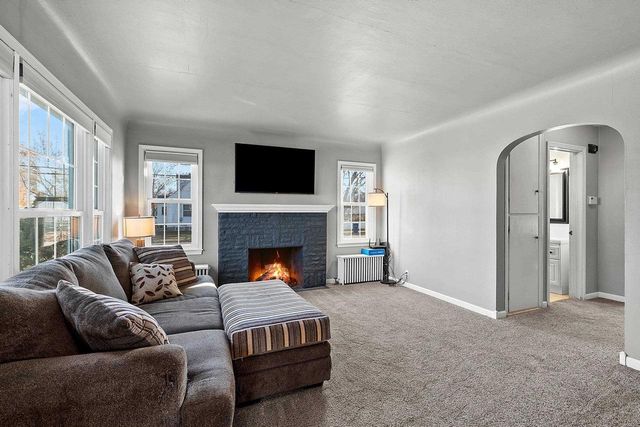 953 ROSCOE STREET, Green Bay, WI 54304