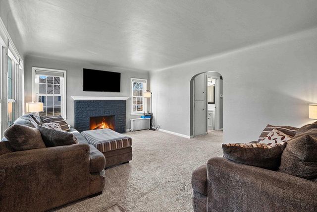 953 ROSCOE STREET, Green Bay, WI 54304