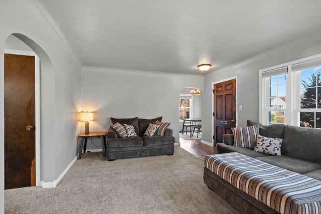 953 ROSCOE STREET, Green Bay, WI 54304