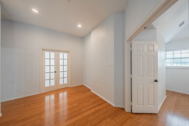 10503 Waters Drive, Irving, TX 75063
