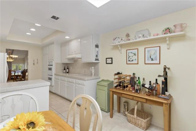 740 Via Zapata, Riverside, CA 92507
