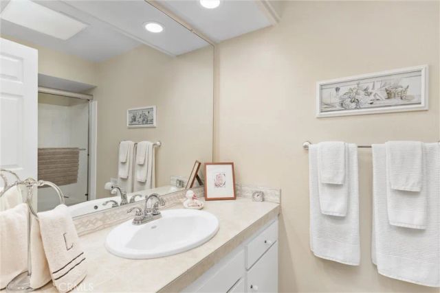 740 Via Zapata, Riverside, CA 92507