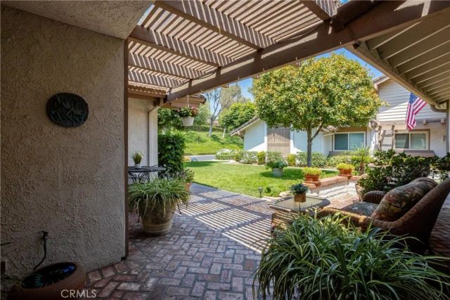 740 Via Zapata, Riverside, CA 92507