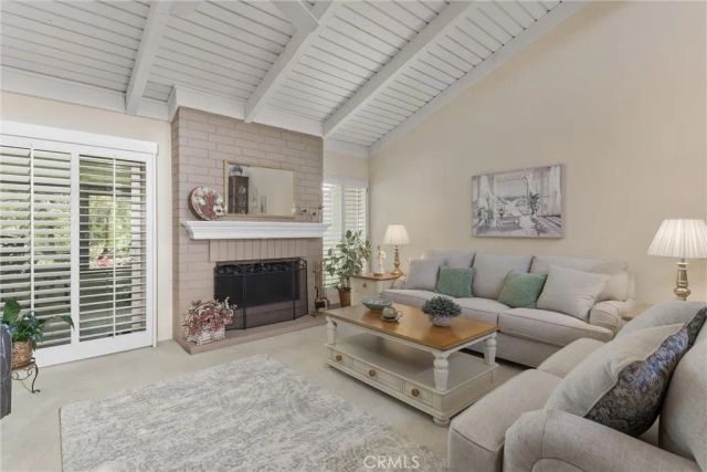 740 Via Zapata, Riverside, CA 92507