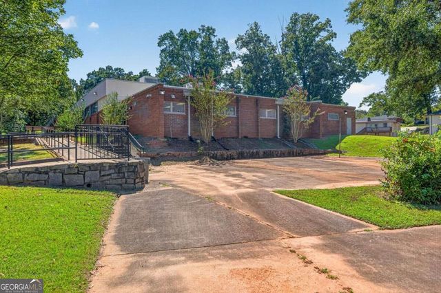 2298 Mark Trail, Decatur, GA 30032
