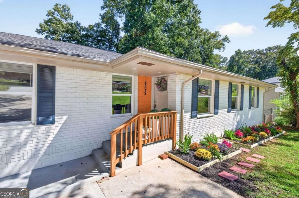 2298 Mark Trail, Decatur, GA 30032 — photo 2