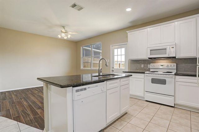 281 Brandy Ridge, Dickinson, TX 77539