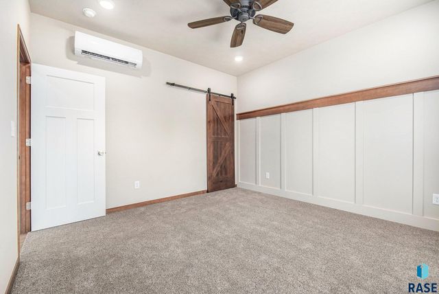 815 N Marquette Pl, Sioux Falls, SD 57110