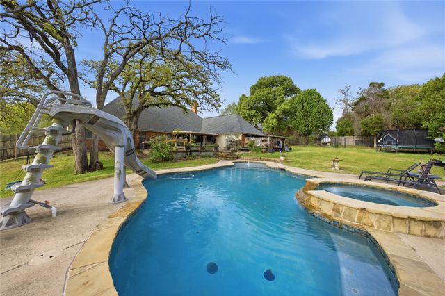 603 Country Club Circle, Athens, TX 75751