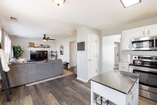 1233 Alandee St, Nashville, TN 37214