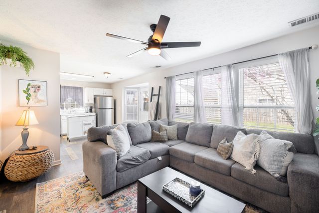 1233 Alandee St, Nashville, TN 37214