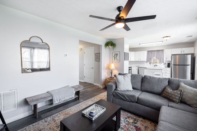 1233 Alandee St, Nashville, TN 37214