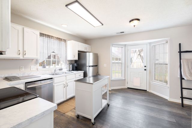 1233 Alandee St, Nashville, TN 37214