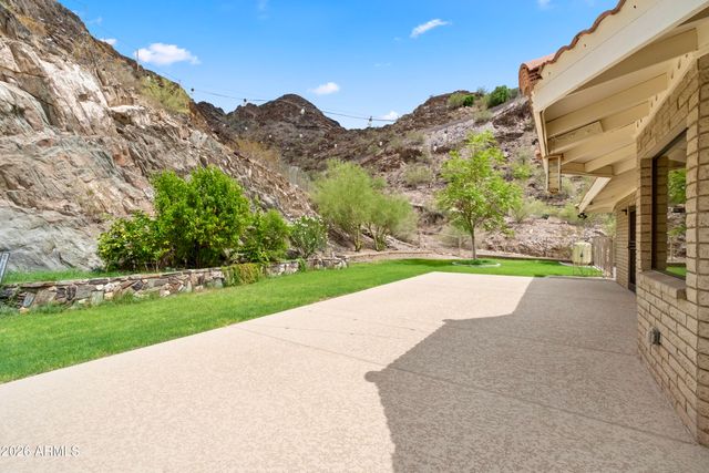 1856 E CINNABAR Avenue, Phoenix, AZ 85020