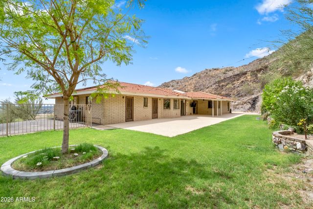 1856 E CINNABAR Avenue, Phoenix, AZ 85020