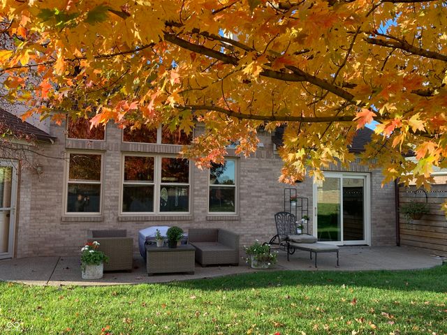 527 Peach Blossom Drive, Fortville, IN 46040