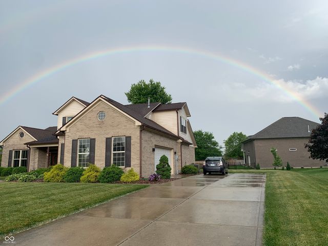 527 Peach Blossom Drive, Fortville, IN 46040