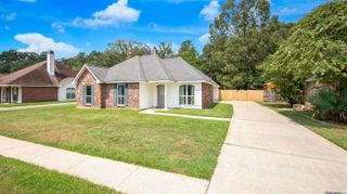 8077 Carlton Roberts Blvd, Denham Springs, LA 70726