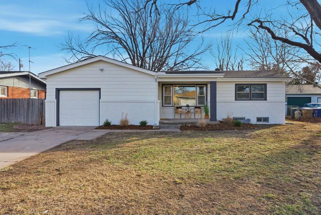 516 N Colby Ave, Valley Center, KS 67147