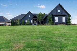 53 N Oaks Road, Harrah, OK 73045