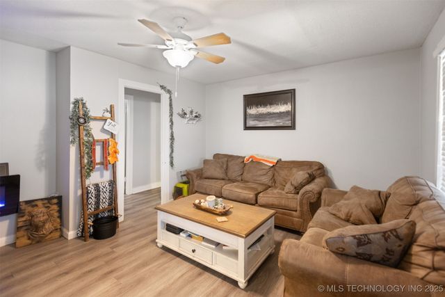 101 W McKennon Road, Calera, OK 74730