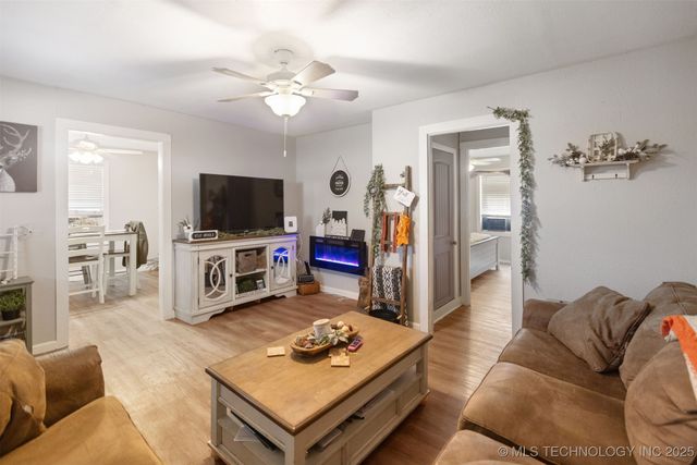 101 W McKennon Road, Calera, OK 74730