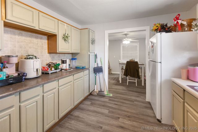 101 W McKennon Road, Calera, OK 74730