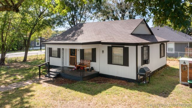 101 W McKennon Road, Calera, OK 74730