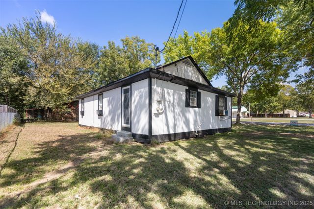101 W McKennon Road, Calera, OK 74730