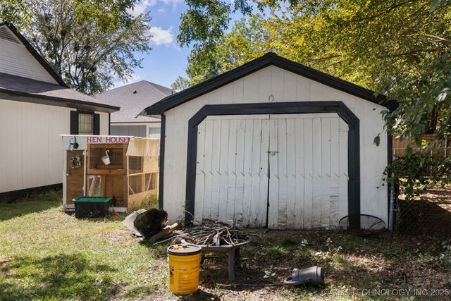 101 W McKennon Road, Calera, OK 74730