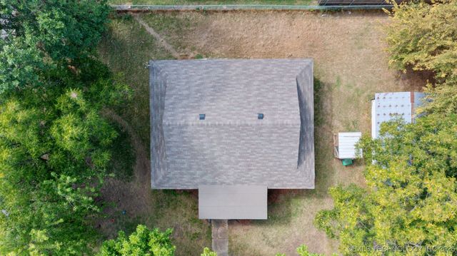 101 W McKennon Road, Calera, OK 74730