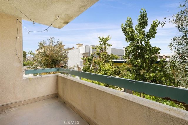 11225 Peach Grove 203, North Hollywood, CA 91601