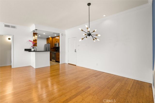 11225 Peach Grove 203, North Hollywood, CA 91601