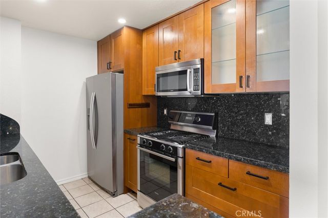 11225 Peach Grove 203, North Hollywood, CA 91601