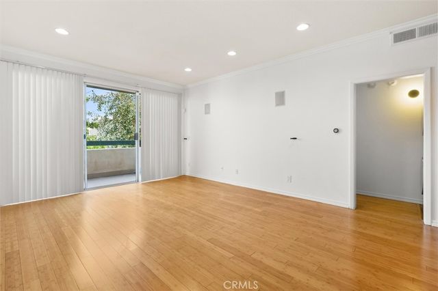 11225 Peach Grove 203, North Hollywood, CA 91601