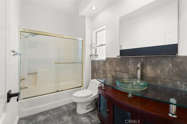 11225 Peach Grove 203, North Hollywood, CA 91601
